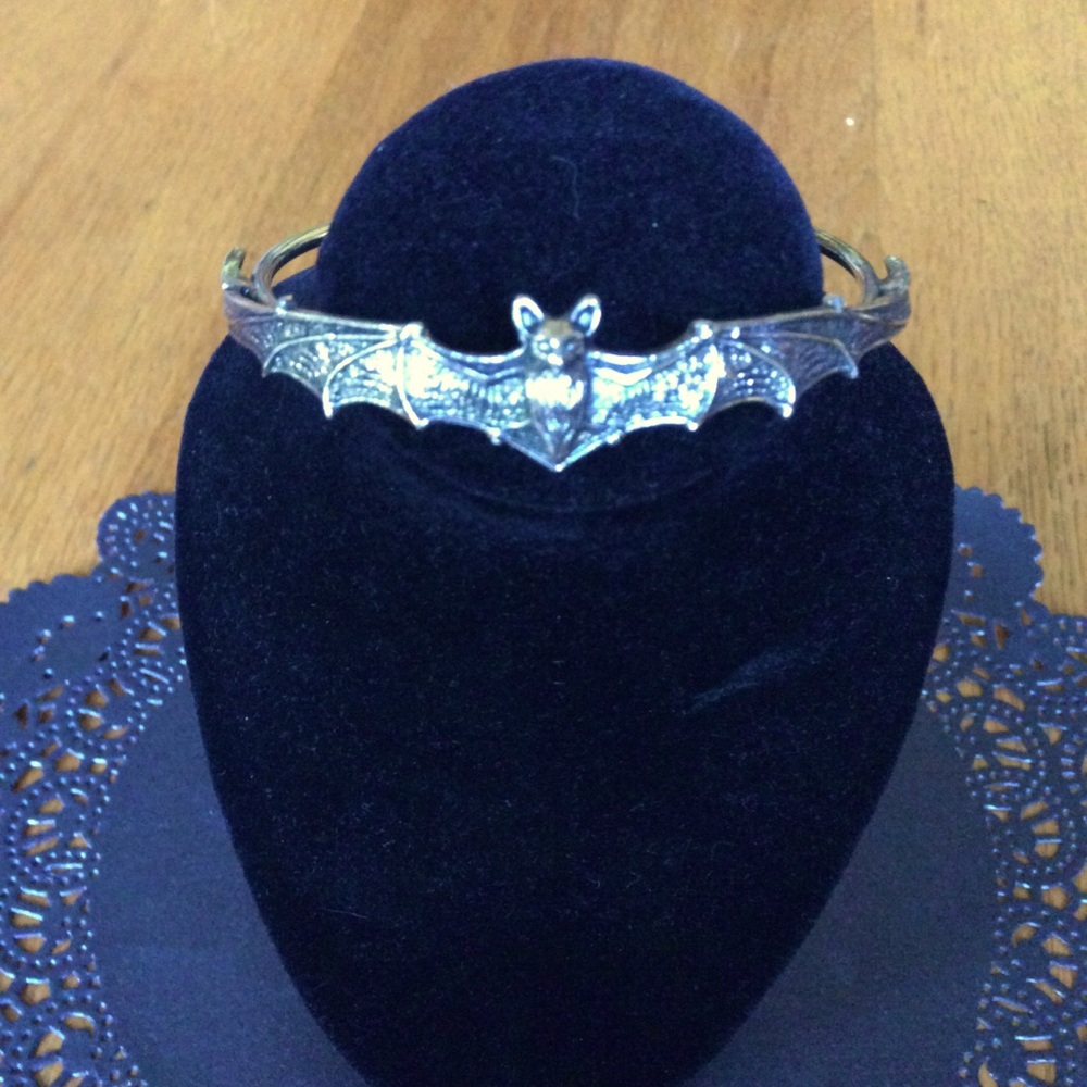 🦇 Bat Silver~Tone Gothic Bracelet🦇🖤